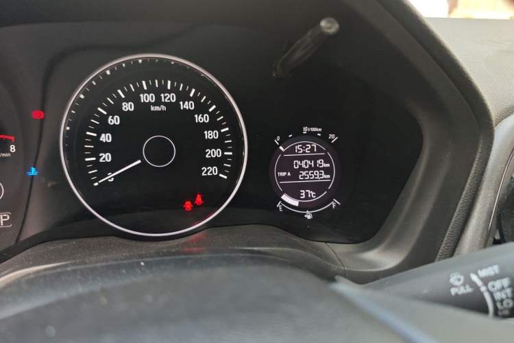 Used Honda Vezel 2017 1.5L CVT 2WD Comfort Model Odometer Close Up