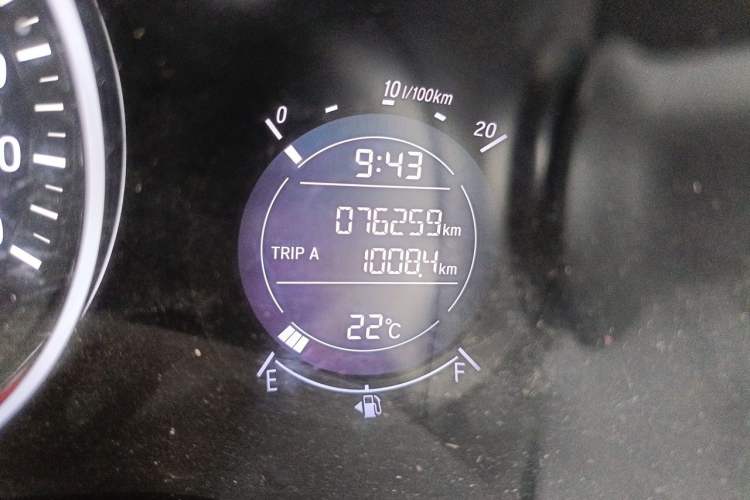 Used Honda Vezel 2017 1.5L CVT 2WD Comfort Model Odometer Close Up