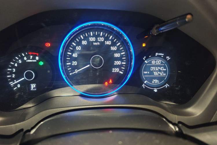 Used Honda Vezel 2017 1.5L CVT 2WD Comfort Model Odometer Close Up
