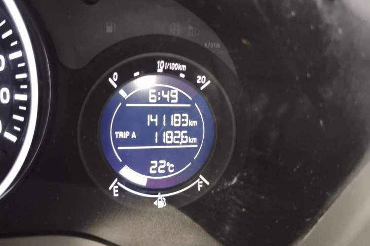Used Honda Vezel 2017 1.5L CVT 2WD Comfort Model Odometer Close Up