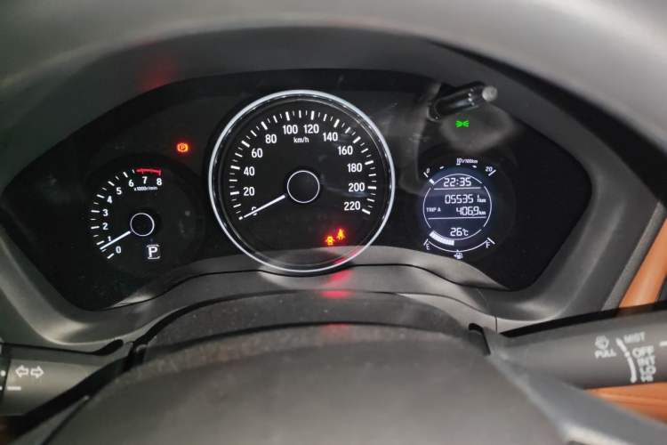 Used Honda Vezel 2017 1.8L CVT Front-Wheel Drive Pioneer Edition Odometer Close Up