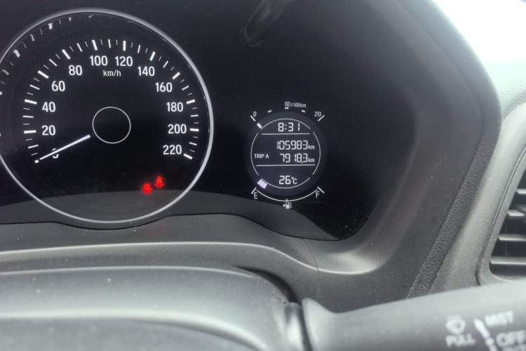Used Honda Vezel 2017 1.8L CVT Front-Wheel Drive Pioneer Edition Odometer Close Up