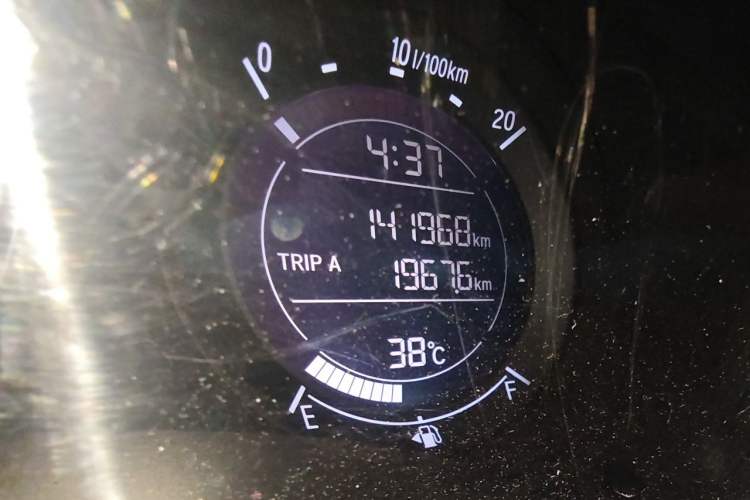 Used Honda Vezel 2017 1.5L CVT 2WD Comfort Model Odometer Close Up