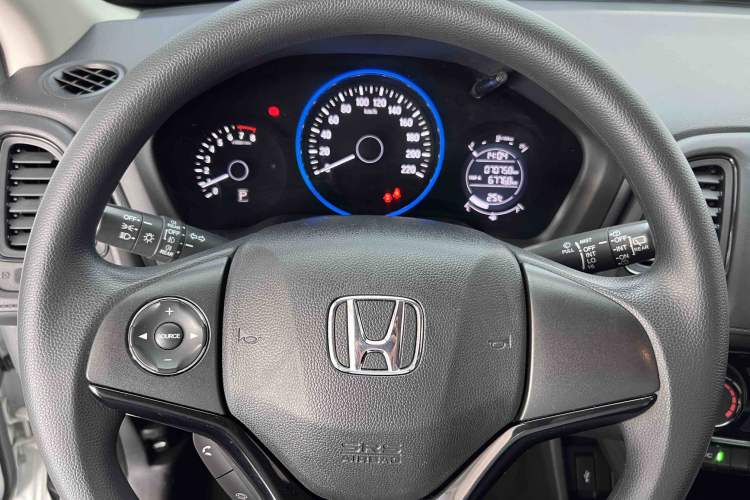 Used Honda Vezel 2017 1.5L CVT 2WD Comfort Model Odometer Close Up