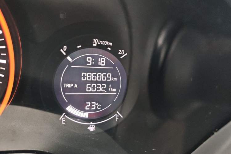 Used Honda Vezel 2017 1.5L CVT 2WD Comfort Model Odometer Close Up