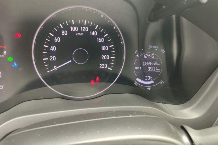 Used Honda Vezel 2017 1.5L CVT 2WD Comfort Model Odometer Close Up