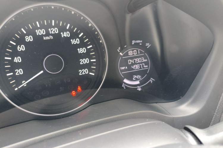 Used Honda Vezel 2017 1.8L CVT Front-Wheel Drive Pioneer Edition Odometer Close Up