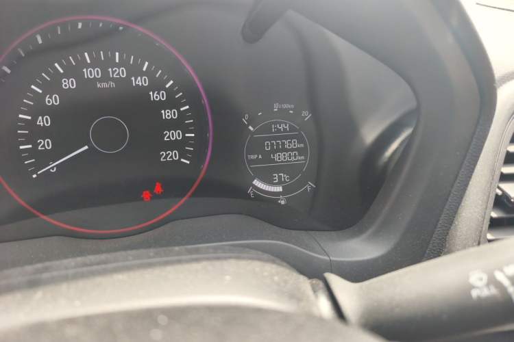 Used Honda Vezel 2017 1.5L CVT 2WD Comfort Model Odometer Close Up