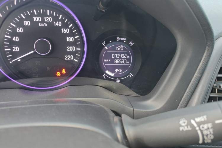 Used Honda Vezel 2017 1.5L CVT 2WD Comfort Model Odometer Close Up