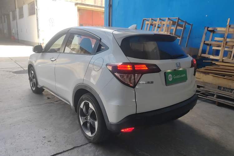 Used Honda Vezel 2017 1.8L CVT Front-Wheel Drive Pioneer Edition Rear Left 45 Deg