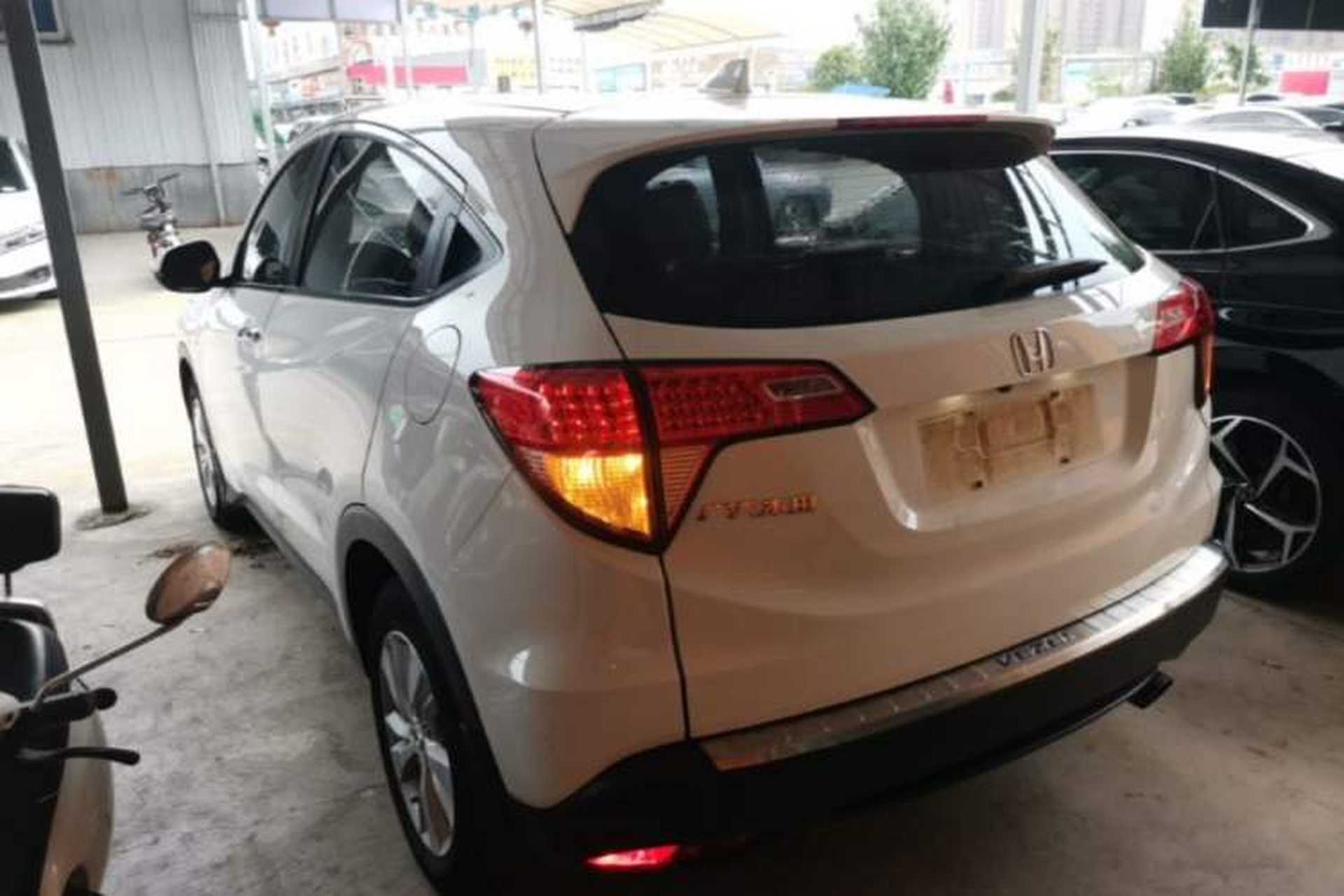 Used Honda Vezel 2017 1.5L CVT 2WD Comfort Model Rear Left 45 Deg