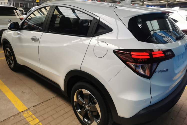 Used Honda Vezel 2017 1.8L CVT Two-Wheel Drive Luxury Model Rear Left 45 Deg