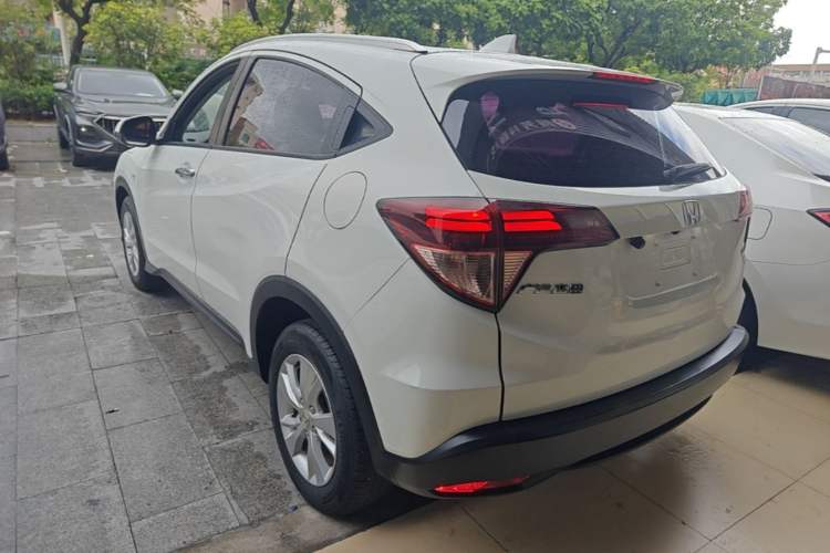 Used Honda Vezel 2017 1.5L CVT 2WD Comfort Model Rear Left 45 Deg