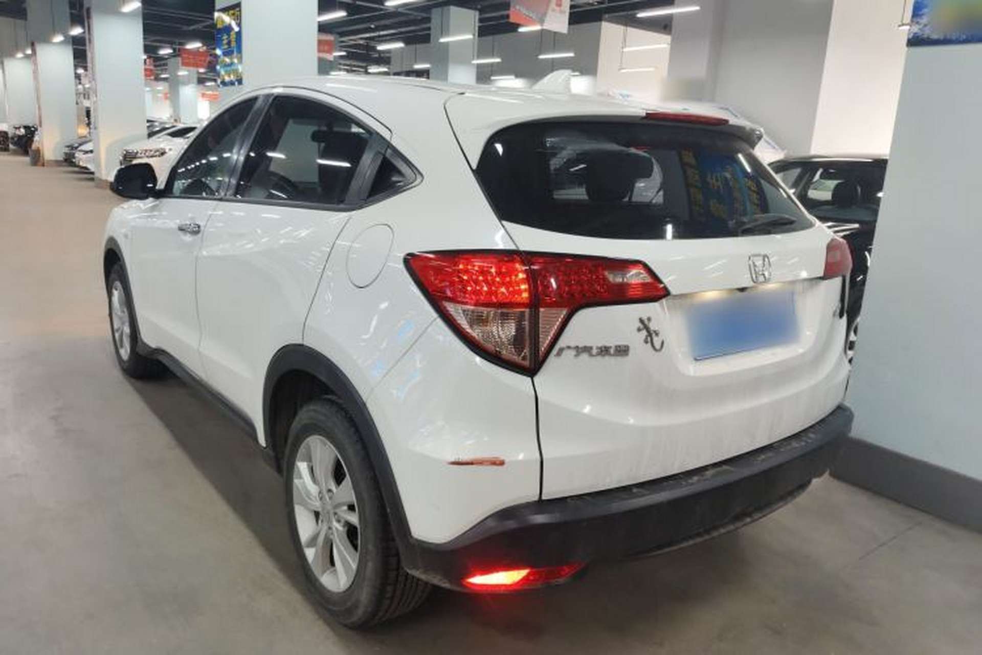Used Honda Vezel 2017 1.5L CVT 2WD Comfort Model Rear Left 45 Deg