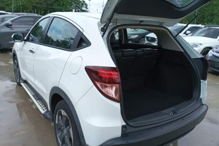 Used Honda Vezel 2017 1.8L CVT Front-Wheel Drive Pioneer Edition Rear Left 45 Deg