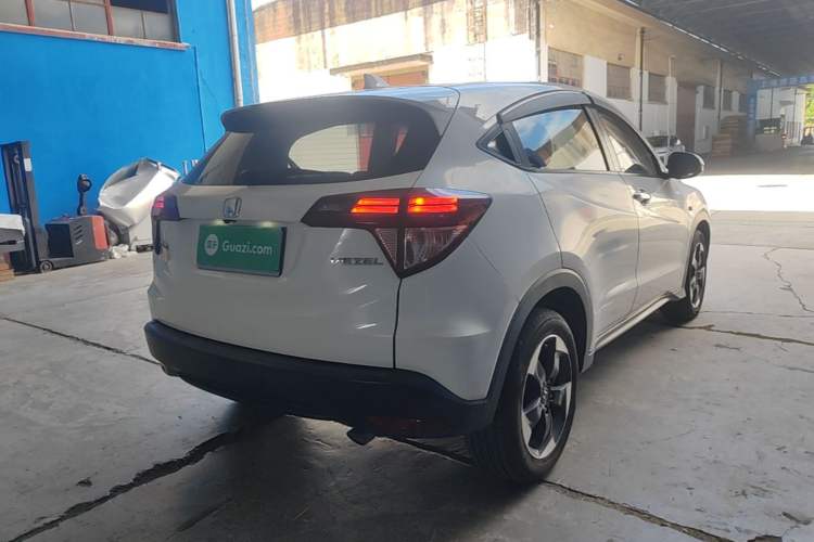 Used Honda Vezel 2017 1.8L CVT Front-Wheel Drive Pioneer Edition Rear Right 45 Deg