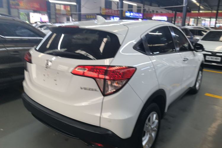 Used Honda Vezel 2017 1.5L CVT 2WD Comfort Model Rear Right 45 Deg