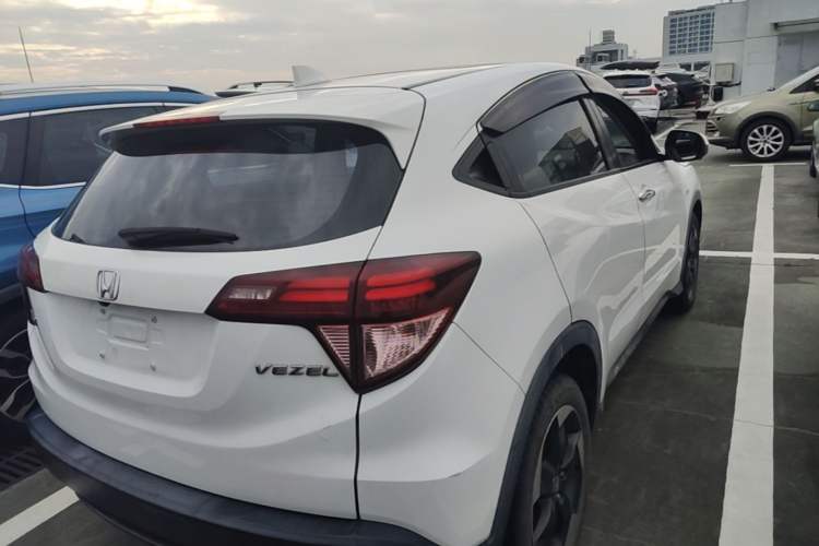 Used Honda Vezel 2017 1.8L CVT Front-Wheel Drive Pioneer Edition Rear Right 45 Deg