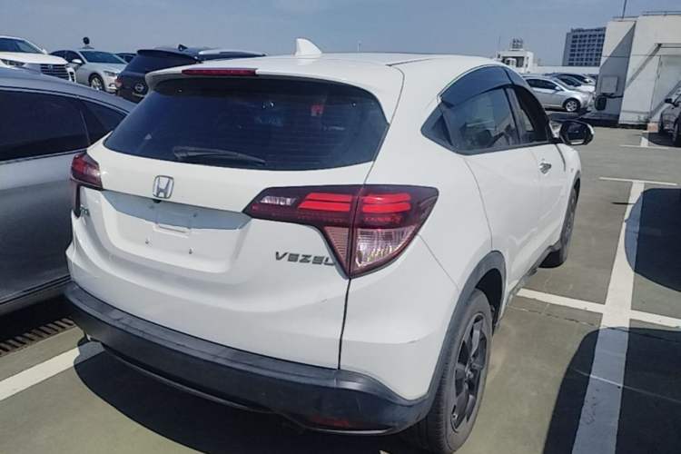 Used Honda Vezel 2017 1.8L CVT Front-Wheel Drive Pioneer Edition Rear Right 45 Deg