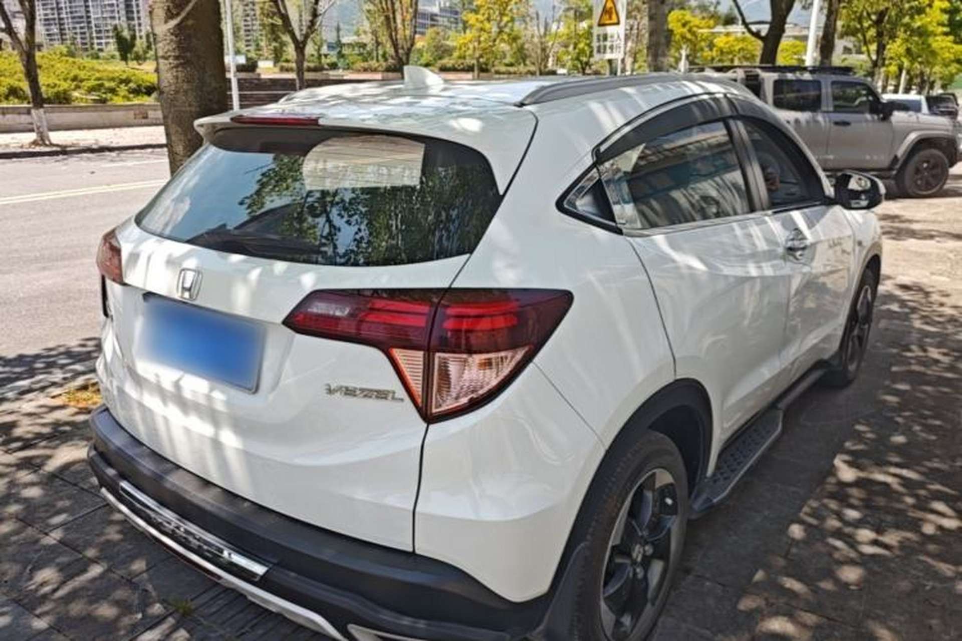 Used Honda Vezel 2017 1.8L CVT Front-Wheel Drive Pioneer Edition Rear Right 45 Deg