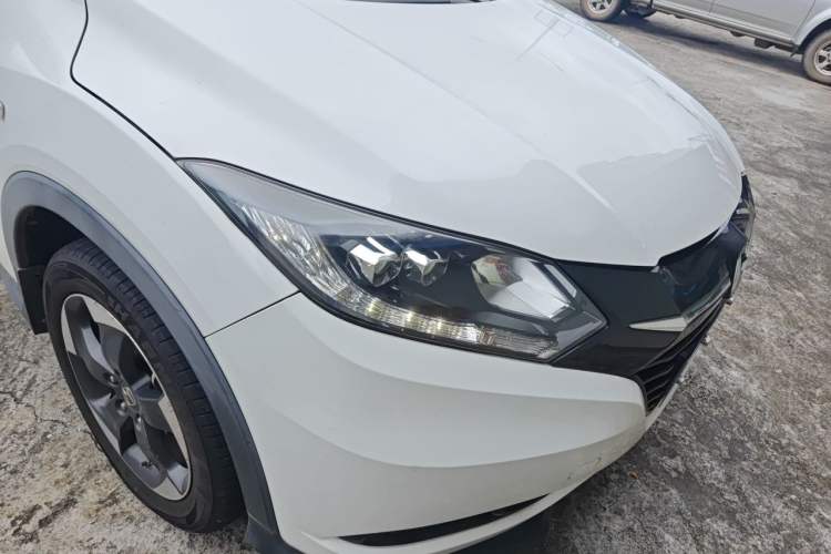Used Honda Vezel 2017 1.8L CVT Front-Wheel Drive Pioneer Edition Right Front Headlight