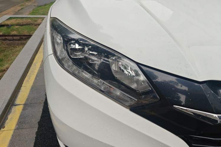 Used Honda Vezel 2017 1.8L CVT Front-Wheel Drive Pioneer Edition Right Front Headlight