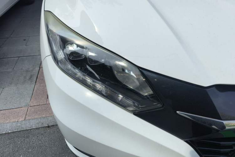 Used Honda Vezel 2017 1.8L CVT Front-Wheel Drive Pioneer Edition Right Front Headlight