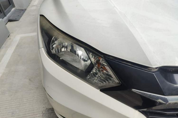 Used Honda Vezel 2017 1.5L CVT 2WD Comfort Model Right Front Headlight