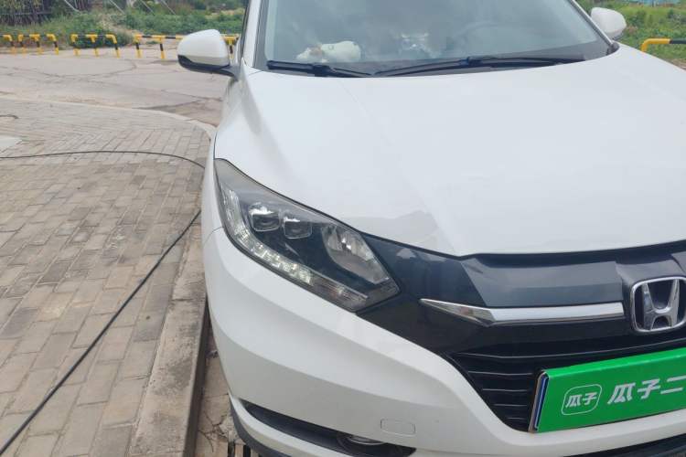 Used Honda Vezel 2017 1.8L CVT Front-Wheel Drive Pioneer Edition Right Front Headlight