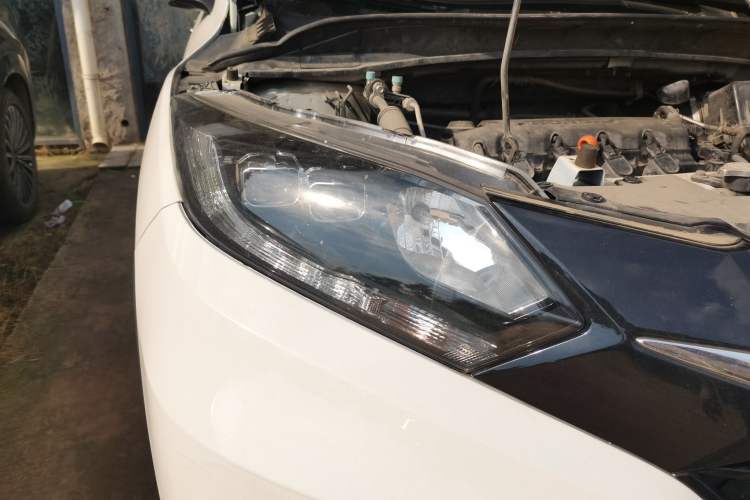 Used Honda Vezel 2017 1.8L CVT Front-Wheel Drive Pioneer Edition Right Front Headlight