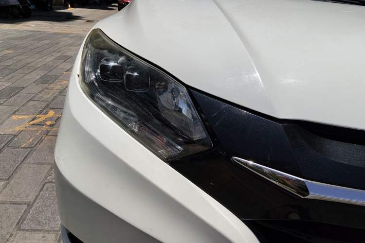 Used Honda Vezel 2017 1.8L CVT Front-Wheel Drive Pioneer Edition Right Front Headlight