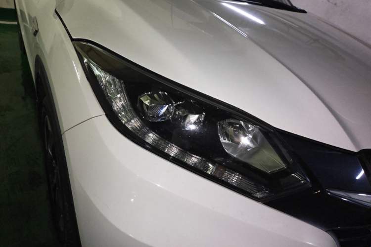 Used Honda Vezel 2017 1.8L CVT Front-Wheel Drive Pioneer Edition Right Front Headlight