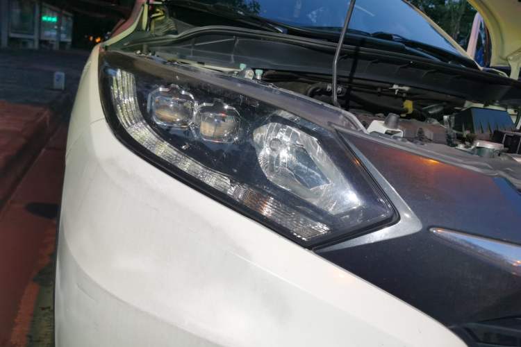 Used Honda Vezel 2017 1.8L CVT Front-Wheel Drive Pioneer Edition Right Front Headlight