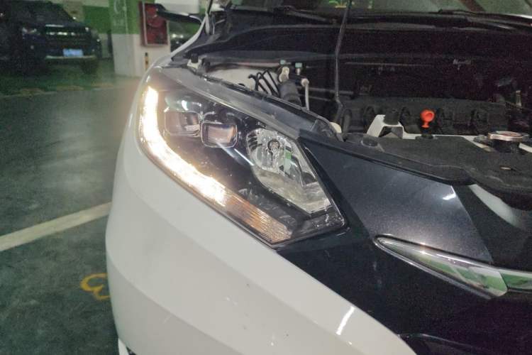 Used Honda Vezel 2017 1.8L CVT Front-Wheel Drive Pioneer Edition Right Front Headlight