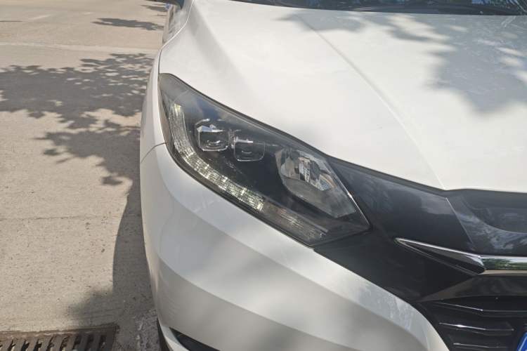 Used Honda Vezel 2017 1.8L CVT Front-Wheel Drive Pioneer Edition Right Front Headlight
