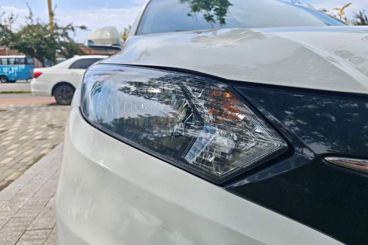 Used Honda Vezel 2017 1.5L CVT 2WD Comfort Model Right Front Headlight