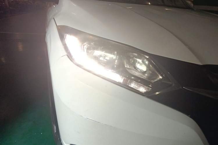 Used Honda Vezel 2017 1.8L CVT Front-Wheel Drive Pioneer Edition Right Front Headlight
