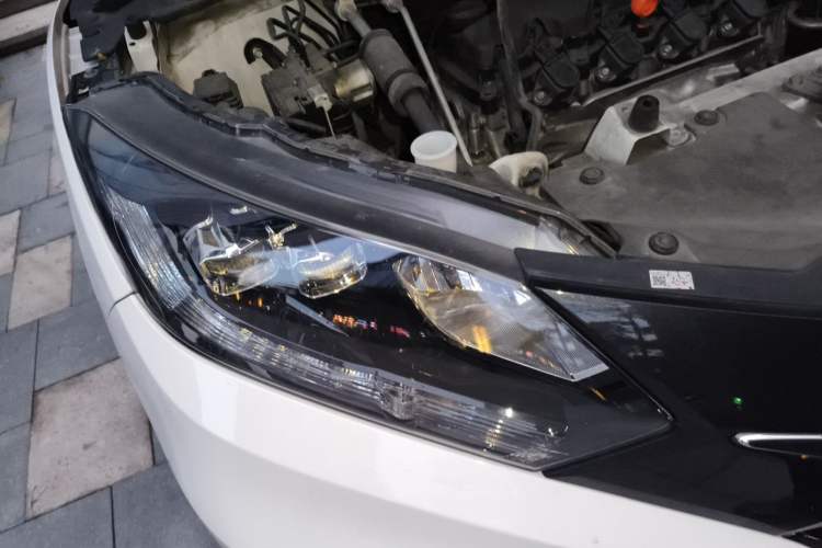 Used Honda Vezel 2017 1.8L CVT Front-Wheel Drive Pioneer Edition Right Front Headlight
