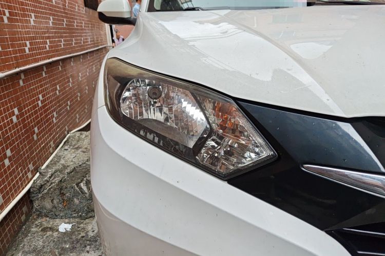 Used Honda Vezel 2017 1.5L CVT 2WD Comfort Model Right Front Headlight