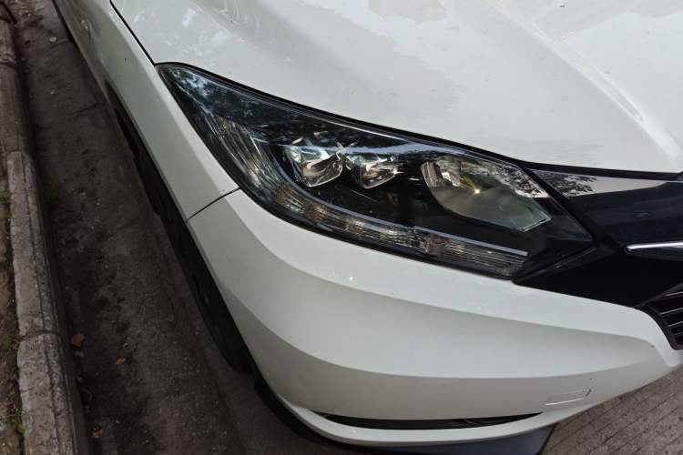 Used Honda Vezel 2017 1.8L CVT Front-Wheel Drive Pioneer Edition Right Front Headlight