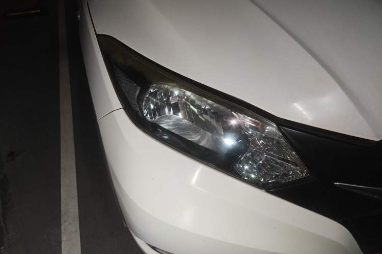 Used Honda Vezel 2017 1.5L CVT 2WD Comfort Model Right Front Headlight