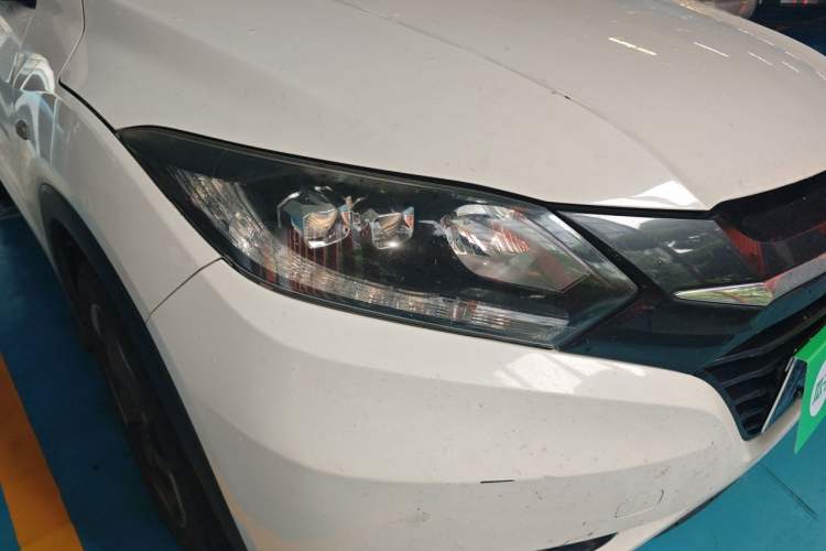Used Honda Vezel 2017 1.8L CVT Front-Wheel Drive Pioneer Edition Right Front Headlight
