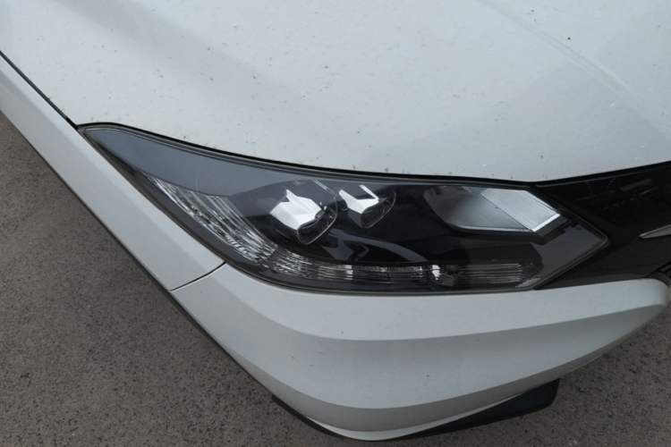 Used Honda Vezel 2017 1.8L CVT Front-Wheel Drive Pioneer Edition Right Front Headlight