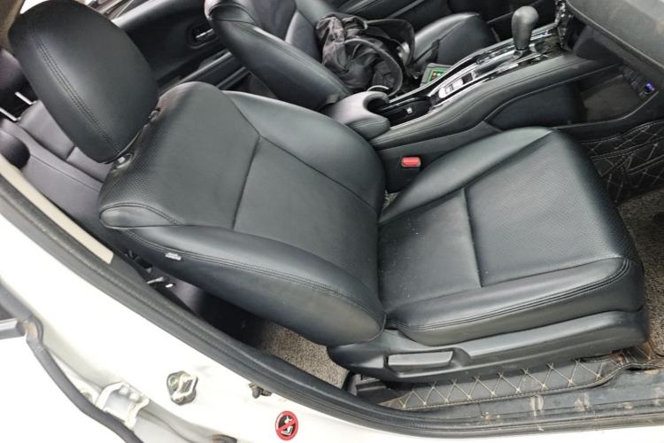 Used Honda Vezel 2017 1.5L CVT 2WD Comfort Model Right Front Seat