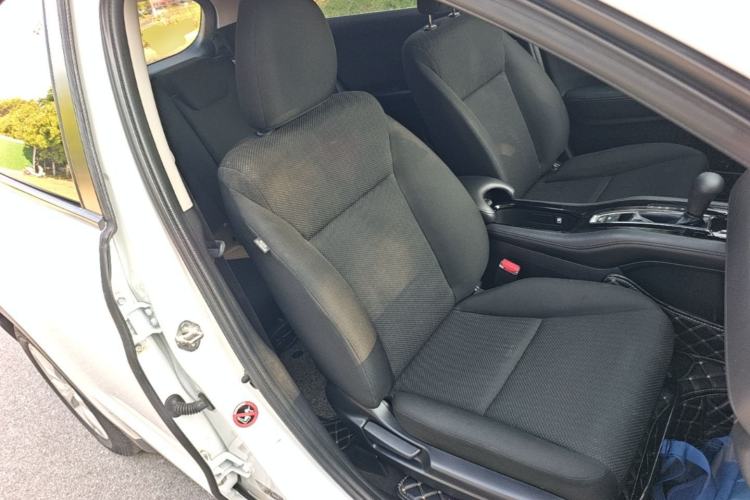 Used Honda Vezel 2017 1.5L CVT 2WD Comfort Model Right Front Seat