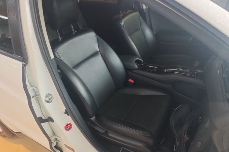Used Honda Vezel 2017 1.5L CVT 2WD Comfort Model Right Front Seat