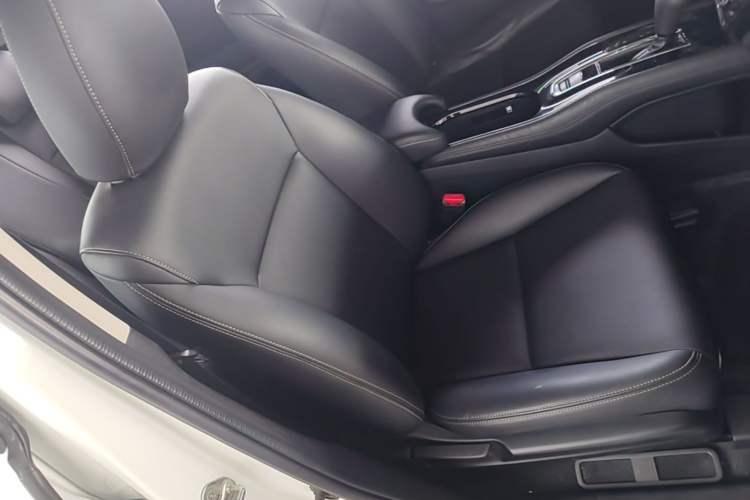 Used Honda Vezel 2017 1.5L CVT 2WD Comfort Model Right Front Seat