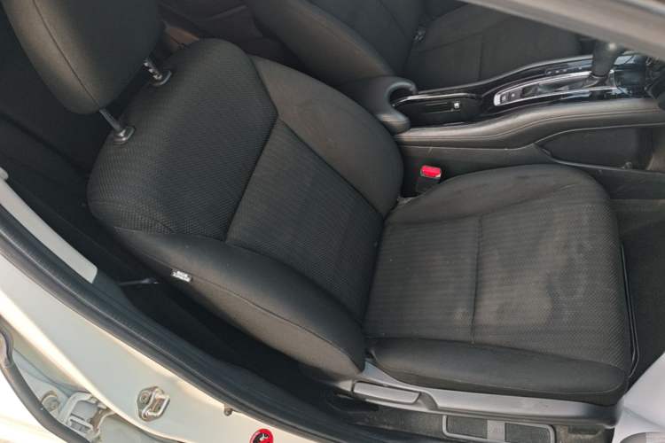 Used Honda Vezel 2017 1.5L CVT 2WD Comfort Model Right Front Seat
