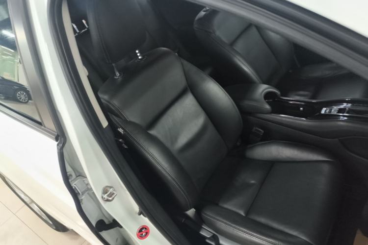 Used Honda Vezel 2017 1.5L CVT 2WD Comfort Model Right Front Seat