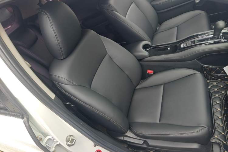 Used Honda Vezel 2017 1.5L CVT 2WD Comfort Model Right Front Seat